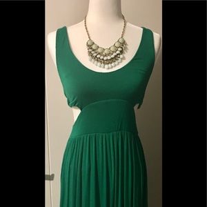 Beautiful emerald green maxi dress by shoe dazzle